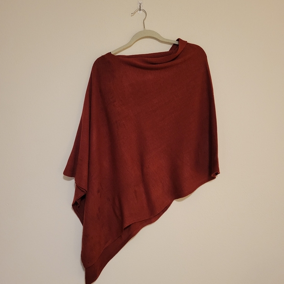 Poncho One Size fits All, Fig color. It can be worn several different ways. - Picture 2 of 4